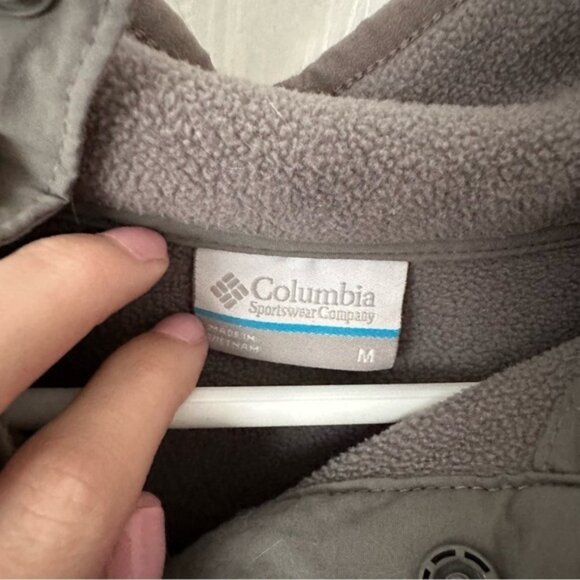 Gray and Blue Columbia Sweatshirt - Picture 4 of 6